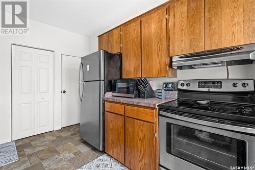 84 Caribou Street E, Moose Jaw, SK - Indoor Photo Showing Kitchen