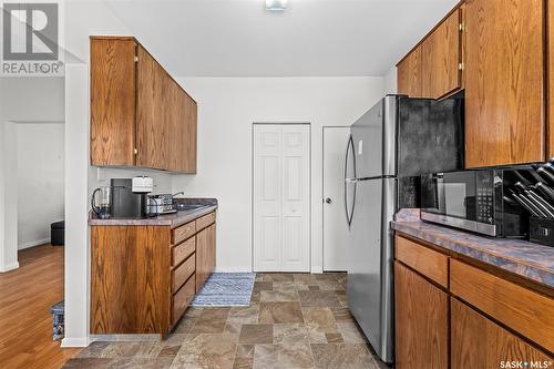 84 Caribou Street E, Moose Jaw, SK - Indoor Photo Showing Kitchen