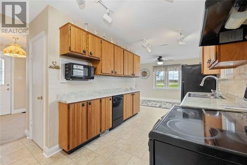 1796 Plank Road, Sarnia, ON - Indoor Photo Showing Kitchen With Double Sink