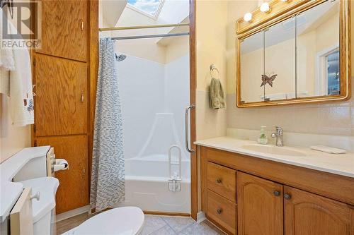 1796 Plank Road, Sarnia, ON - Indoor Photo Showing Bathroom