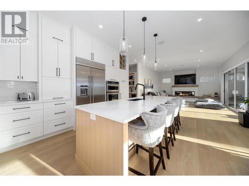 9' island - 509 Eldorado Road, Kelowna, BC - Indoor Photo Showing Kitchen With Upgraded Kitchen