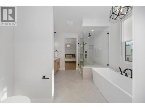 509 Eldorado Road, Kelowna, BC - Indoor Photo Showing Bathroom