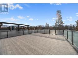 Rooftop deck - 