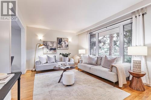 856 Vicki Drive, Pickering (West Shore), ON - Indoor Photo Showing Living Room