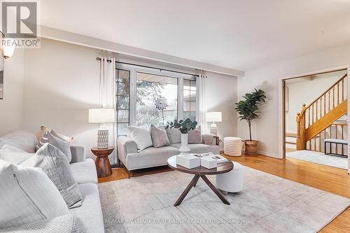 856 Vicki Drive, Pickering (West Shore), ON - Indoor Photo Showing Living Room