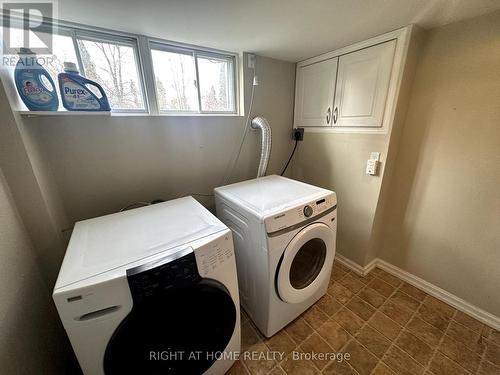 147 Grandview Street, Oshawa (Donevan), ON - Indoor Photo Showing Laundry Room