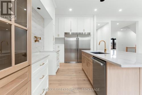 42 Owen Avenue, Gananoque, ON - Indoor Photo Showing Kitchen With Upgraded Kitchen