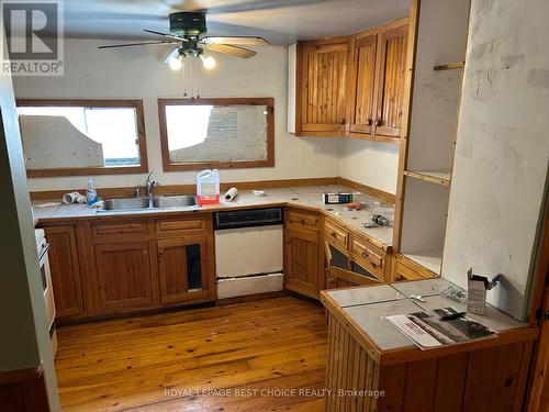 36 Russel Street N, Cobalt, ON - Indoor Photo Showing Kitchen With Double Sink