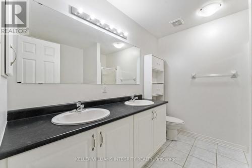 206 Macoun Circle, Ottawa, ON - Indoor Photo Showing Bathroom