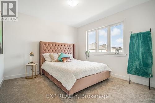 900 Duxbury Lane, Ottawa, ON - Indoor Photo Showing Bedroom