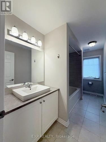 712 Devario Crescent, Ottawa, ON - Indoor Photo Showing Bathroom