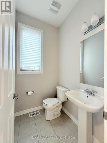 712 Devario Crescent, Ottawa, ON - Indoor Photo Showing Bathroom