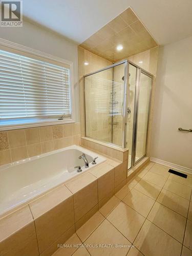 10 Barchard Street, Clarington, ON - Indoor Photo Showing Bathroom