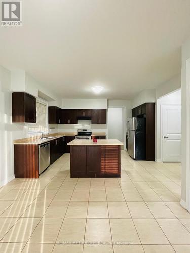 10 Barchard Street, Clarington, ON - Indoor Photo Showing Kitchen