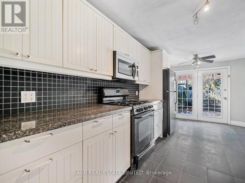 212 Alton Avenue, Toronto, ON - Indoor Photo Showing Kitchen