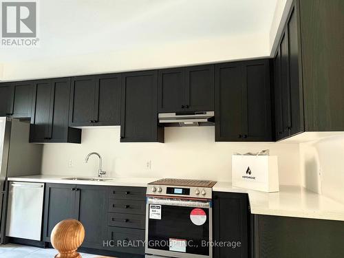 2826 Tippett Mews, Pickering, ON - Indoor Photo Showing Kitchen