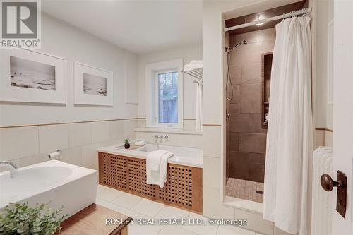 335 Woodbine Avenue, Toronto, ON - Indoor Photo Showing Bathroom