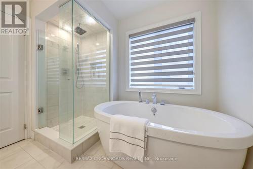 132 Carriage Shop Bend, East Gwillimbury, ON - Indoor Photo Showing Bathroom