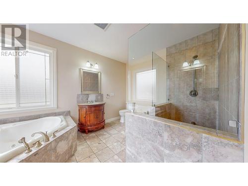 6812 Cabernet Place, Oliver, BC - Indoor Photo Showing Bathroom