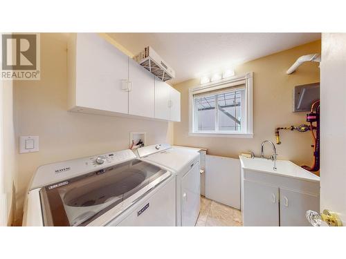 6812 Cabernet Place, Oliver, BC - Indoor Photo Showing Laundry Room