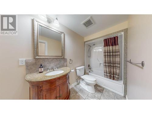 6812 Cabernet Place, Oliver, BC - Indoor Photo Showing Bathroom