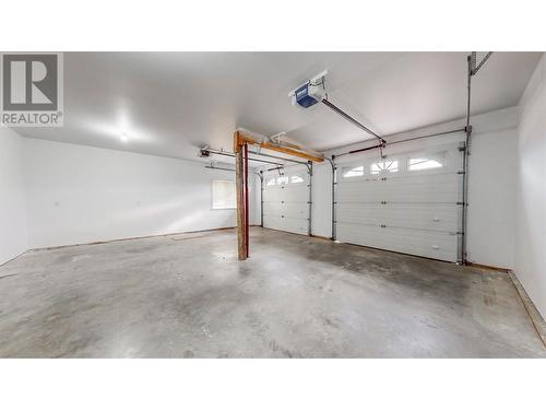 6812 Cabernet Place, Oliver, BC - Indoor Photo Showing Garage