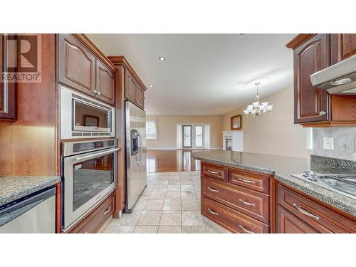 6812 Cabernet Place, Oliver, BC - Indoor Photo Showing Kitchen