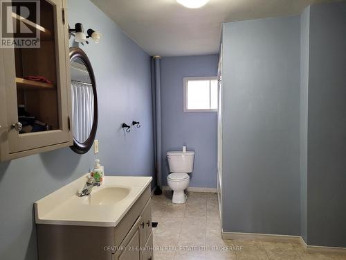 819 Buttermilk Falls Road, Greater Napanee, ON - Indoor Photo Showing Bathroom