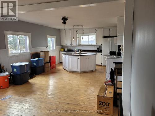 819 Buttermilk Falls Road, Greater Napanee, ON - Indoor Photo Showing Kitchen