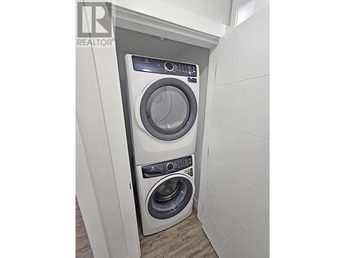 8911 112 Avenue, Fort St. John, BC - Indoor Photo Showing Laundry Room