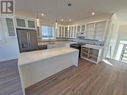 8911 112 Avenue, Fort St. John, BC - Indoor Photo Showing Kitchen