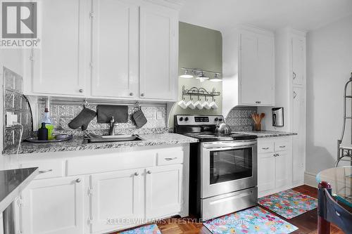 10 Mcclary Avenue, London, ON - Indoor Photo Showing Kitchen