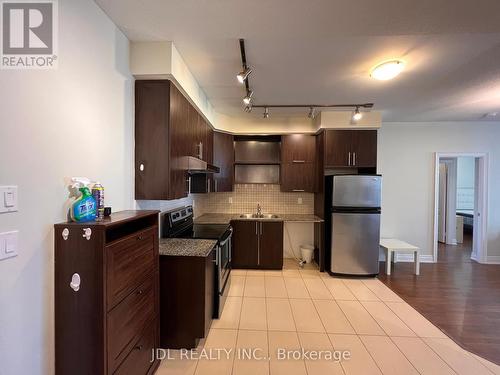 208 - 60 South Town Centre Boulevard, Markham, ON - Indoor Photo Showing Kitchen