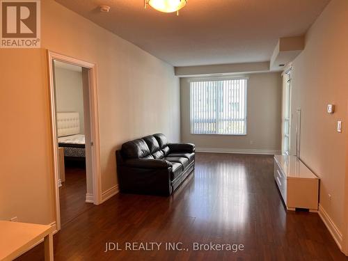 208 - 60 South Town Centre Boulevard, Markham, ON - Indoor