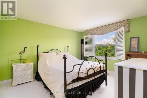 6127 Cheega Court, Mississauga, ON - Indoor Photo Showing Bedroom