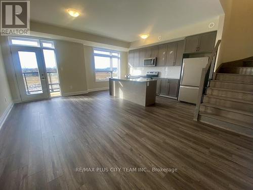 116 - 1565 Rose Way, Milton, ON - Indoor Photo Showing Kitchen