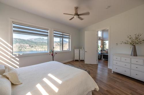 209 Ricard Place, Okanagan Falls, BC - Indoor Photo Showing Bedroom