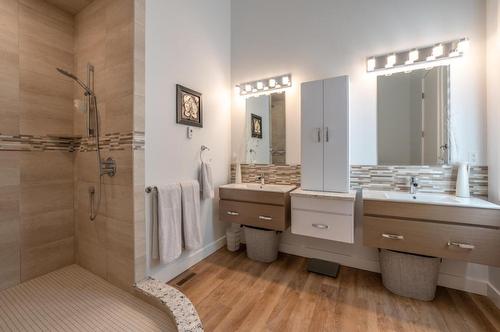 209 Ricard Place, Okanagan Falls, BC - Indoor Photo Showing Bathroom