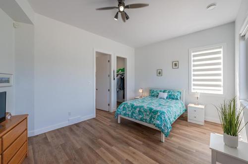 209 Ricard Place, Okanagan Falls, BC - Indoor Photo Showing Bedroom