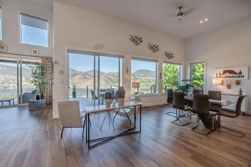 209 Ricard Place, Okanagan Falls, BC - Indoor Photo Showing Living Room