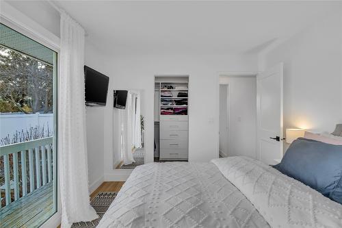 1361 Lambly Place, Kelowna, BC - Indoor Photo Showing Bedroom