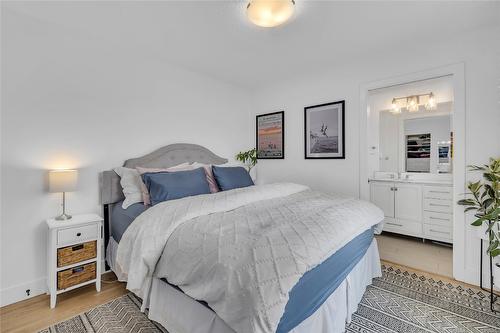 1361 Lambly Place, Kelowna, BC - Indoor Photo Showing Bedroom