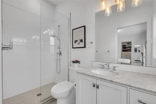 1361 Lambly Place, Kelowna, BC - Indoor Photo Showing Bathroom