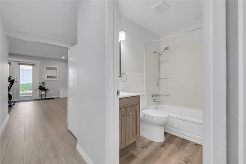 1361 Lambly Place, Kelowna, BC - Indoor Photo Showing Bathroom