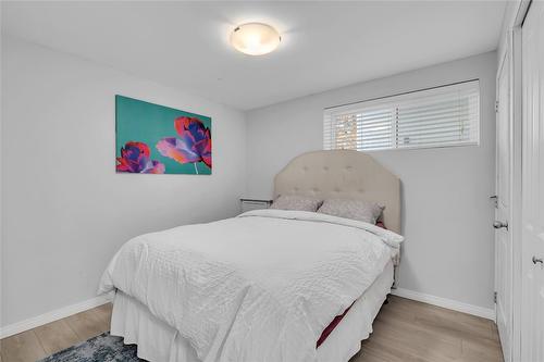 1361 Lambly Place, Kelowna, BC - Indoor Photo Showing Bedroom