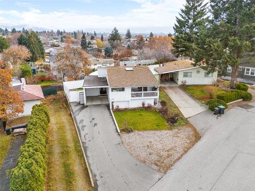 1361 Lambly Place, Kelowna, BC - Outdoor