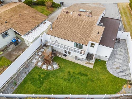 1361 Lambly Place, Kelowna, BC - Outdoor