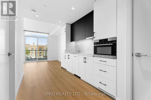 409 - 741 King Street W, Waterloo, ON - Indoor Photo Showing Kitchen