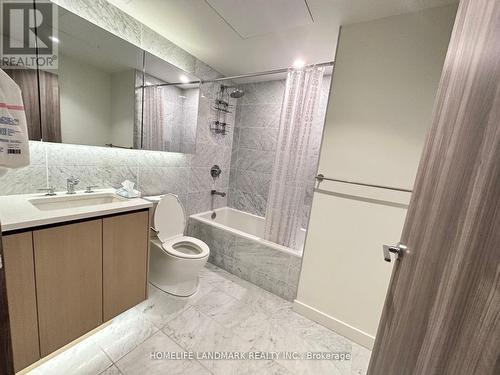 2215 - 95 Mcmahon Drive, Toronto, ON - Indoor Photo Showing Bathroom