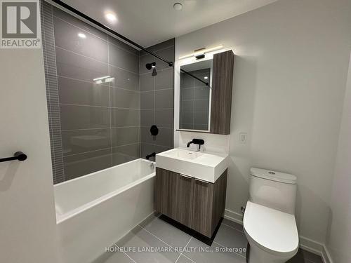 2208 - 127 Broadway Avenue, Toronto, ON - Indoor Photo Showing Bathroom